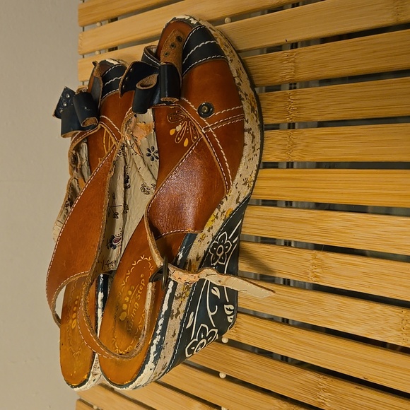 Spring step leather wedges with navy bows - Picture 2 of 7